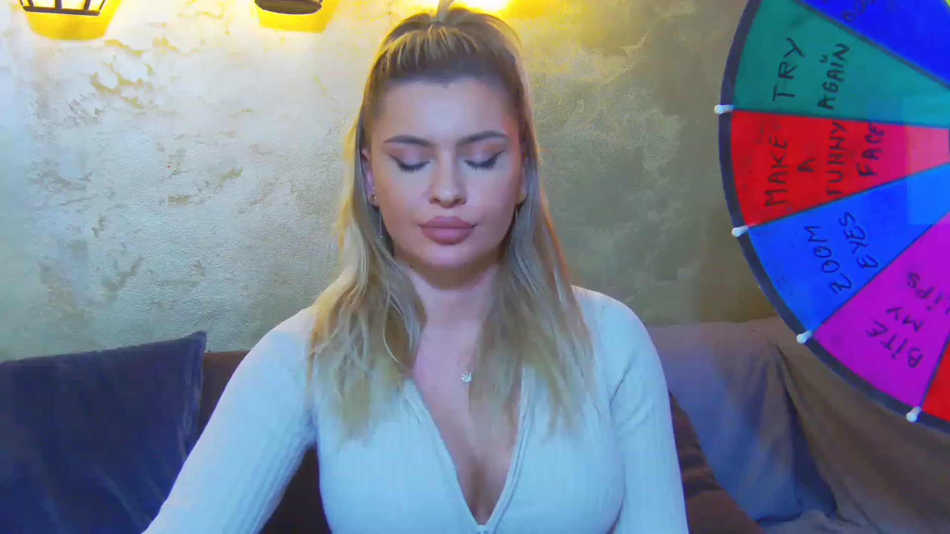 Gallery image thumbnail from EmilyLax's myfreecams stream on, 05/10/2023, 15:44 image 5 of 20