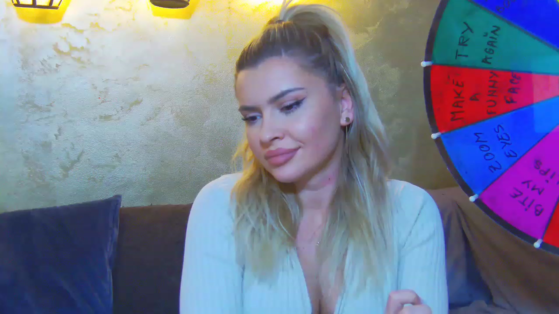 Gallery image thumbnail from EmilyLax's myfreecams stream on, 05/10/2023, 15:44 image 4 of 20