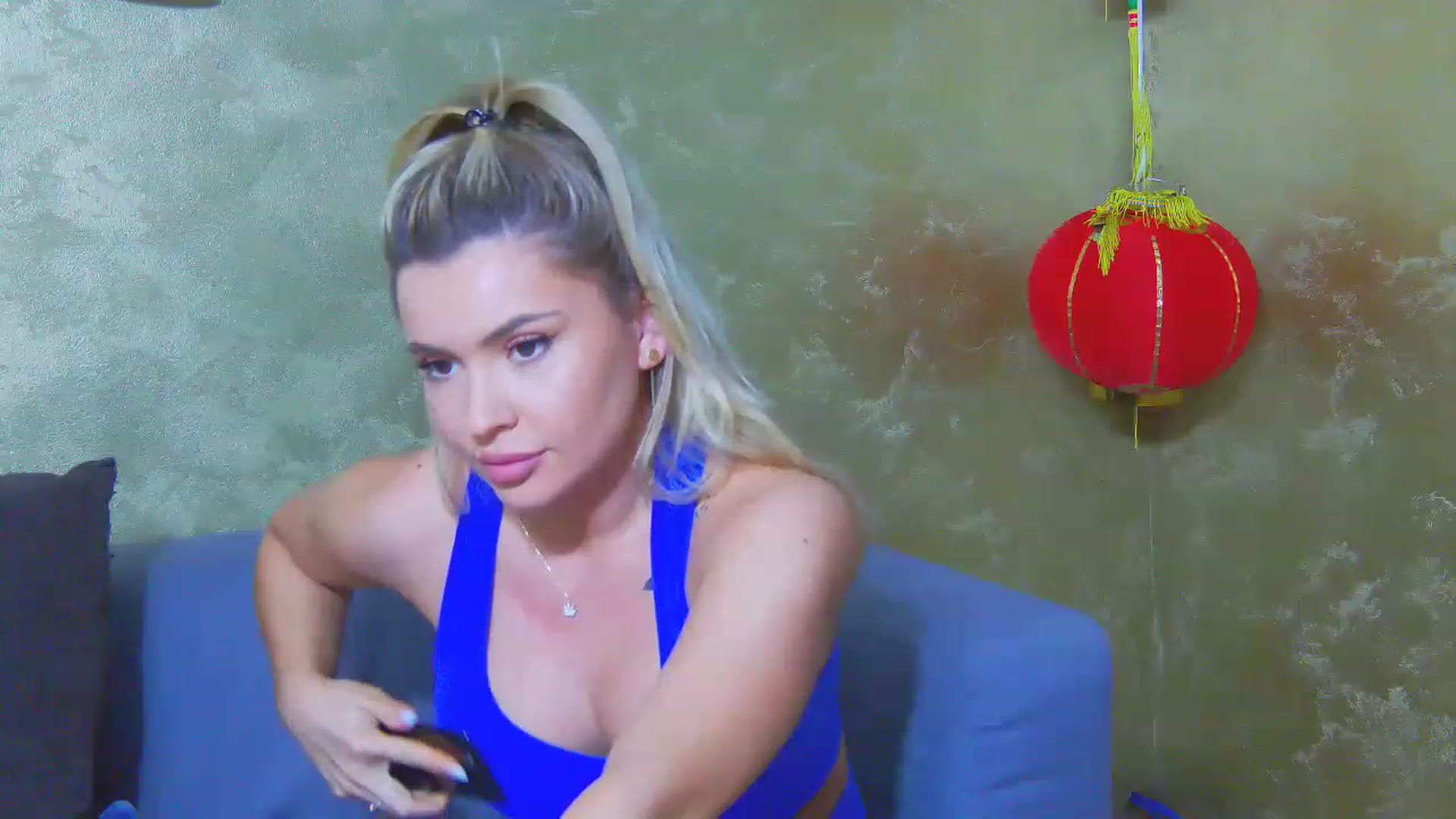 Gallery image thumbnail from EmilyLax's myfreecams stream on, 05/12/2023, 17:39 image 14 of 20
