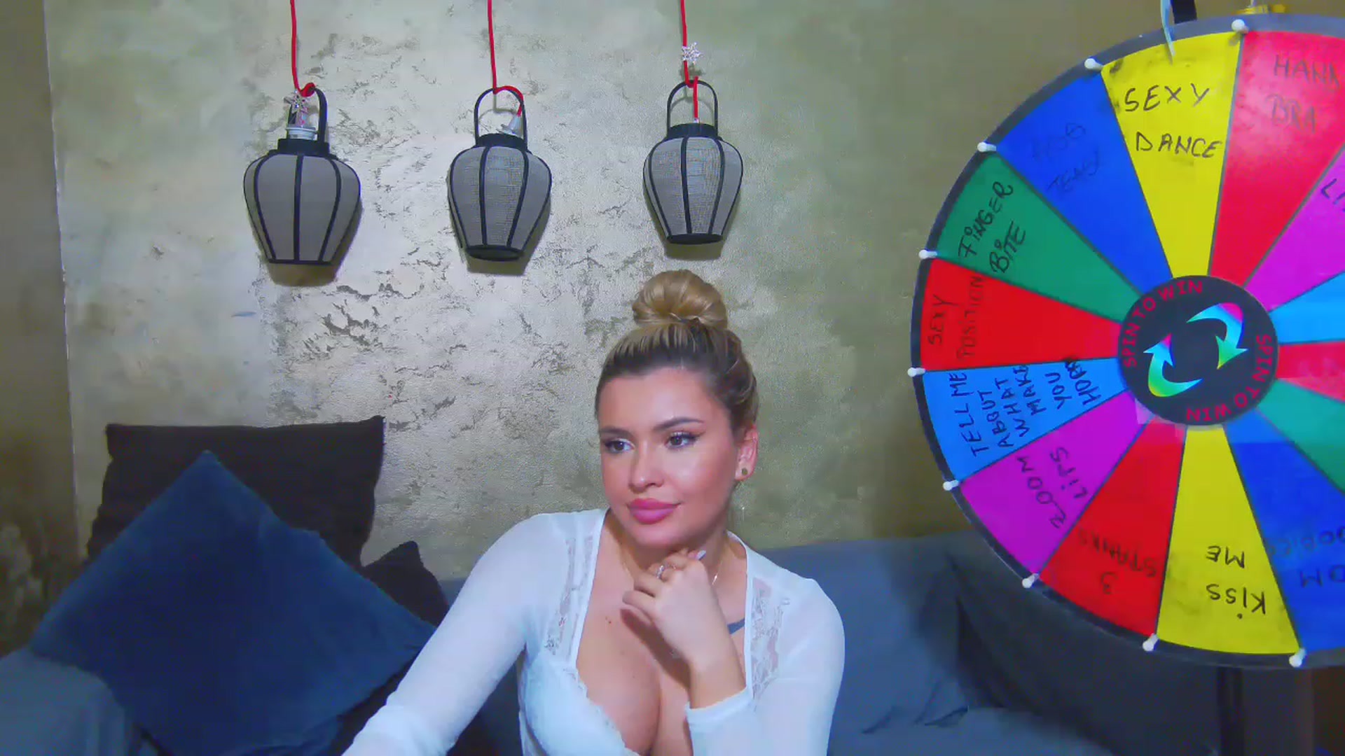 Gallery image thumbnail from EmilyLax's myfreecams stream on, 05/13/2023, 19:05 image 10 of 20