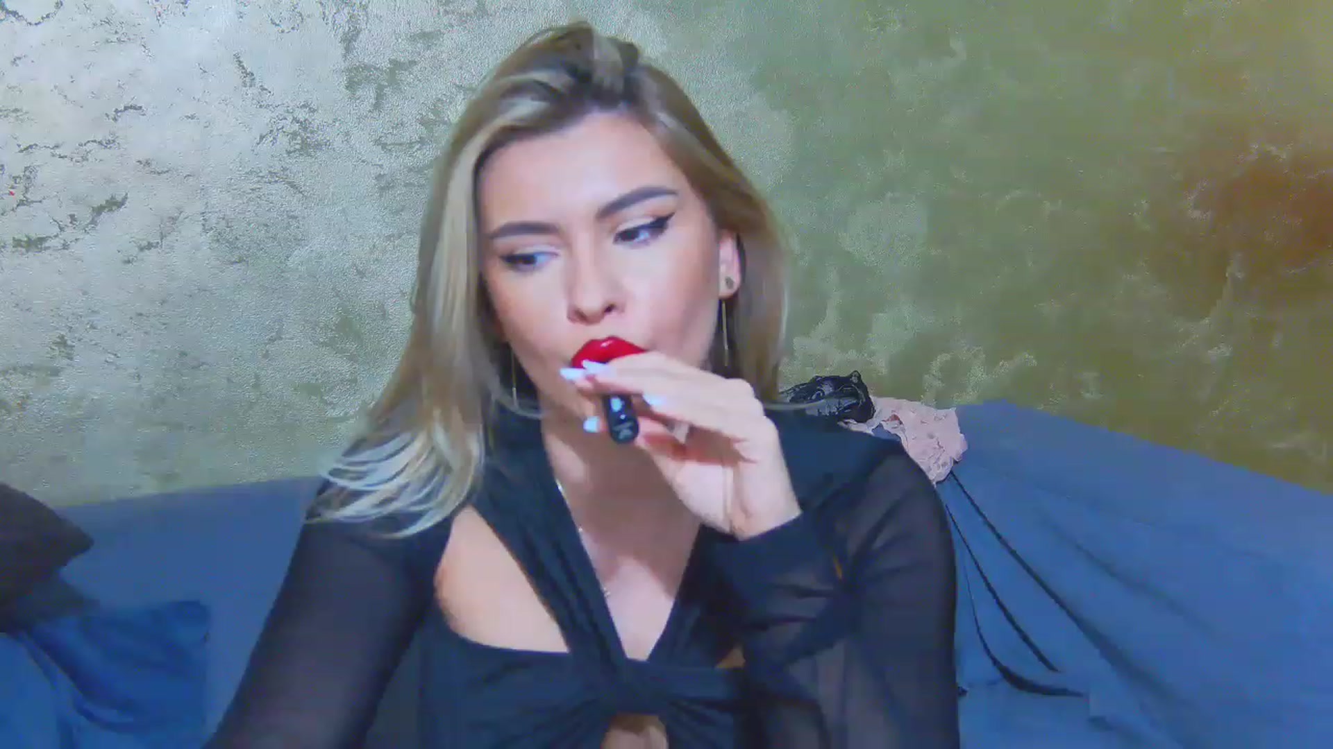 Gallery image thumbnail from EmilyLax's myfreecams stream on, 05/14/2023, 18:51 image 8 of 20