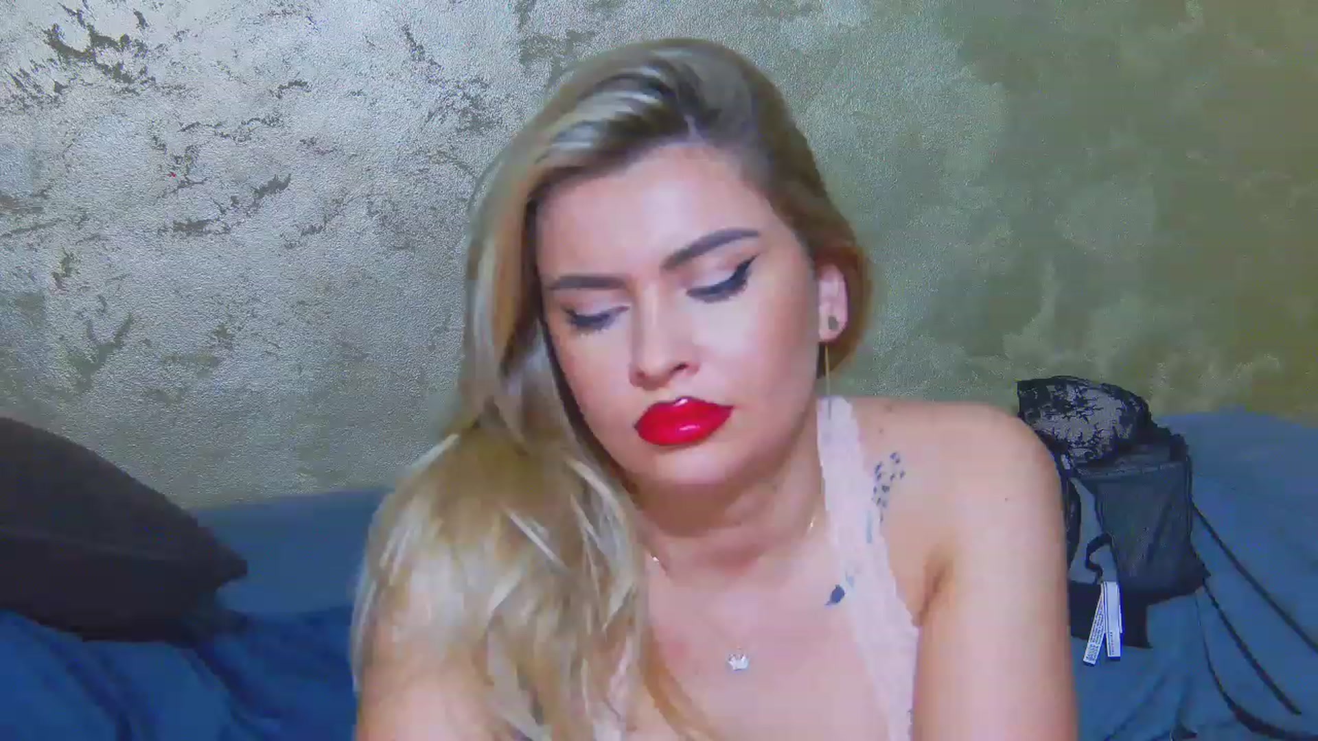 Gallery image thumbnail from EmilyLax's myfreecams stream on, 05/14/2023, 18:51 image 18 of 20