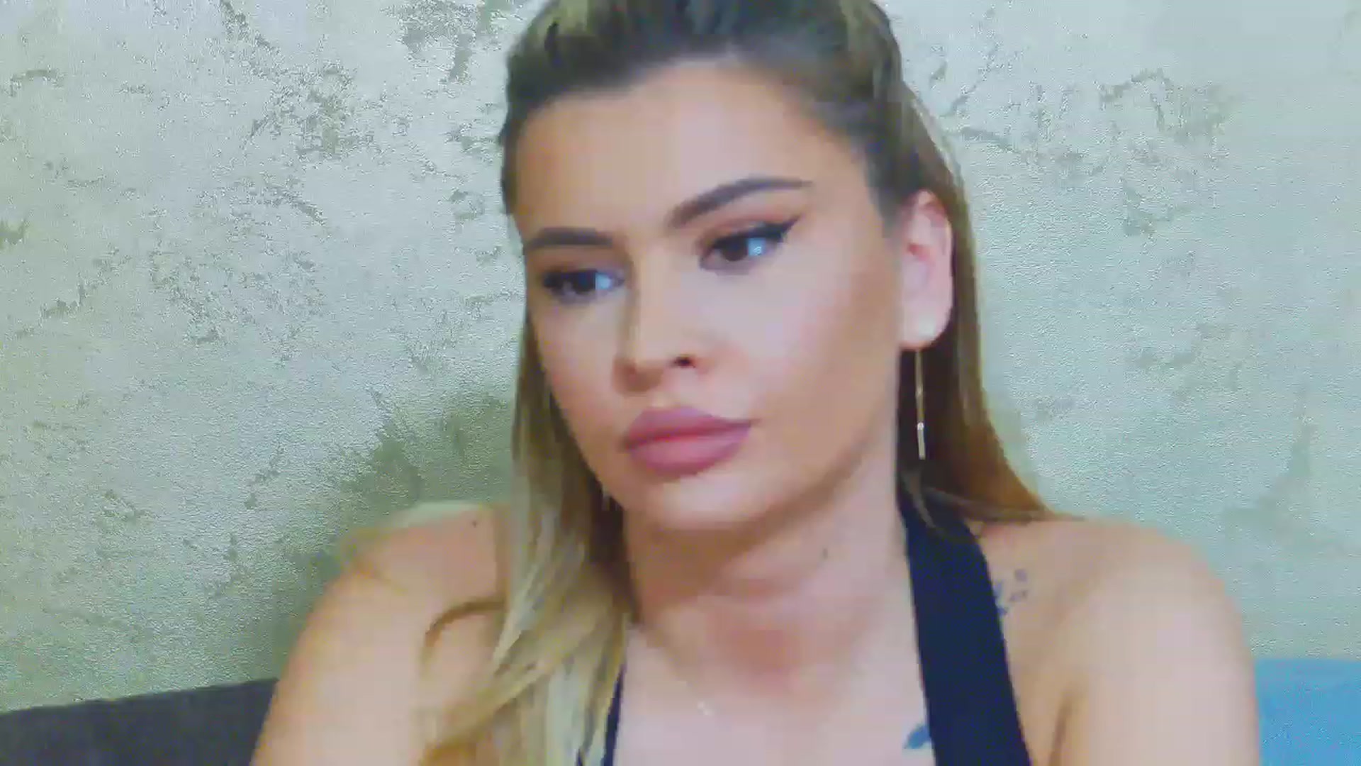 Gallery image thumbnail from EmilyLax's myfreecams stream on, 05/24/2023, 15:00 image 4 of 20