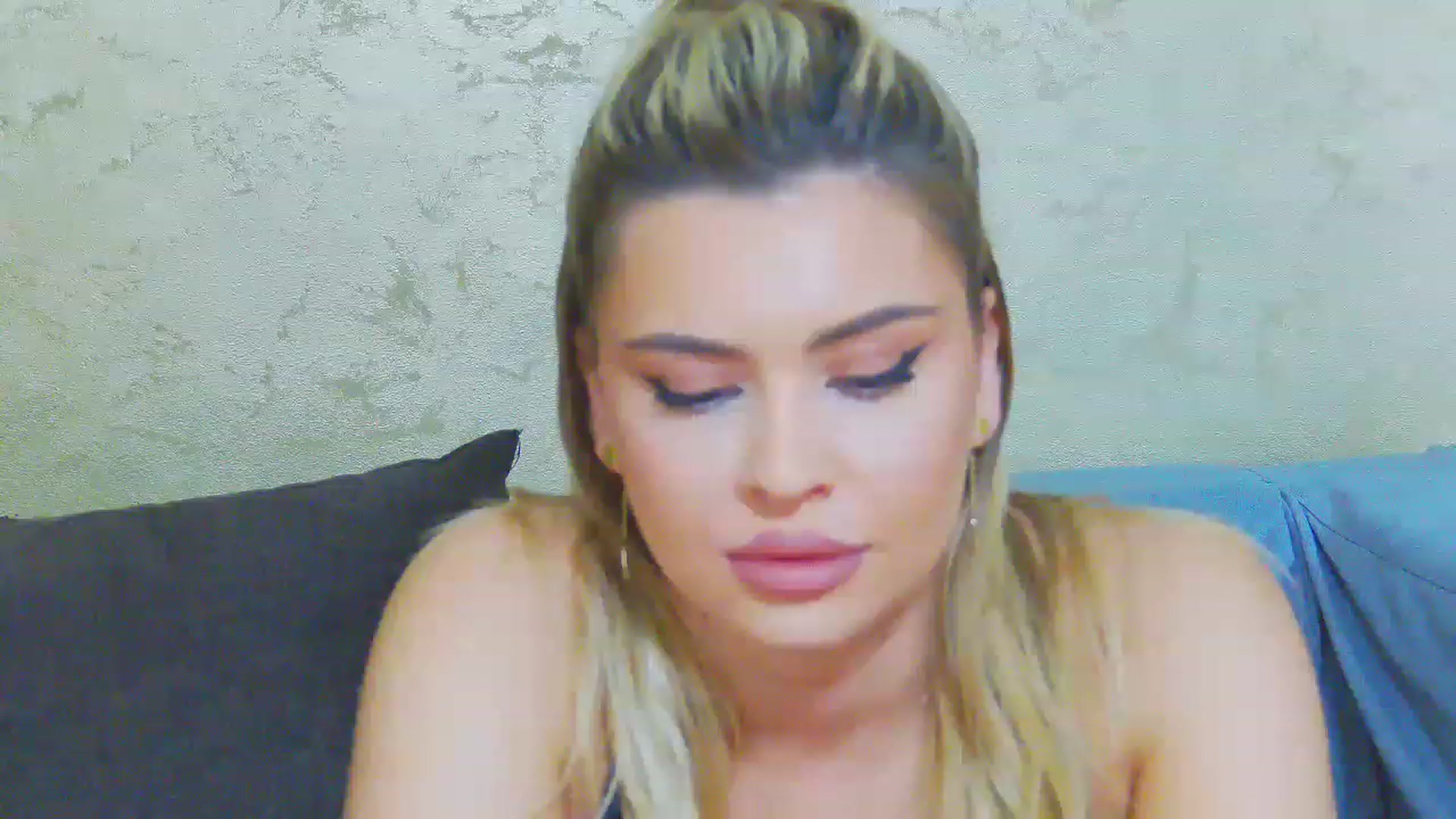 Gallery image thumbnail from EmilyLax's myfreecams stream on, 05/24/2023, 15:00 image 6 of 20