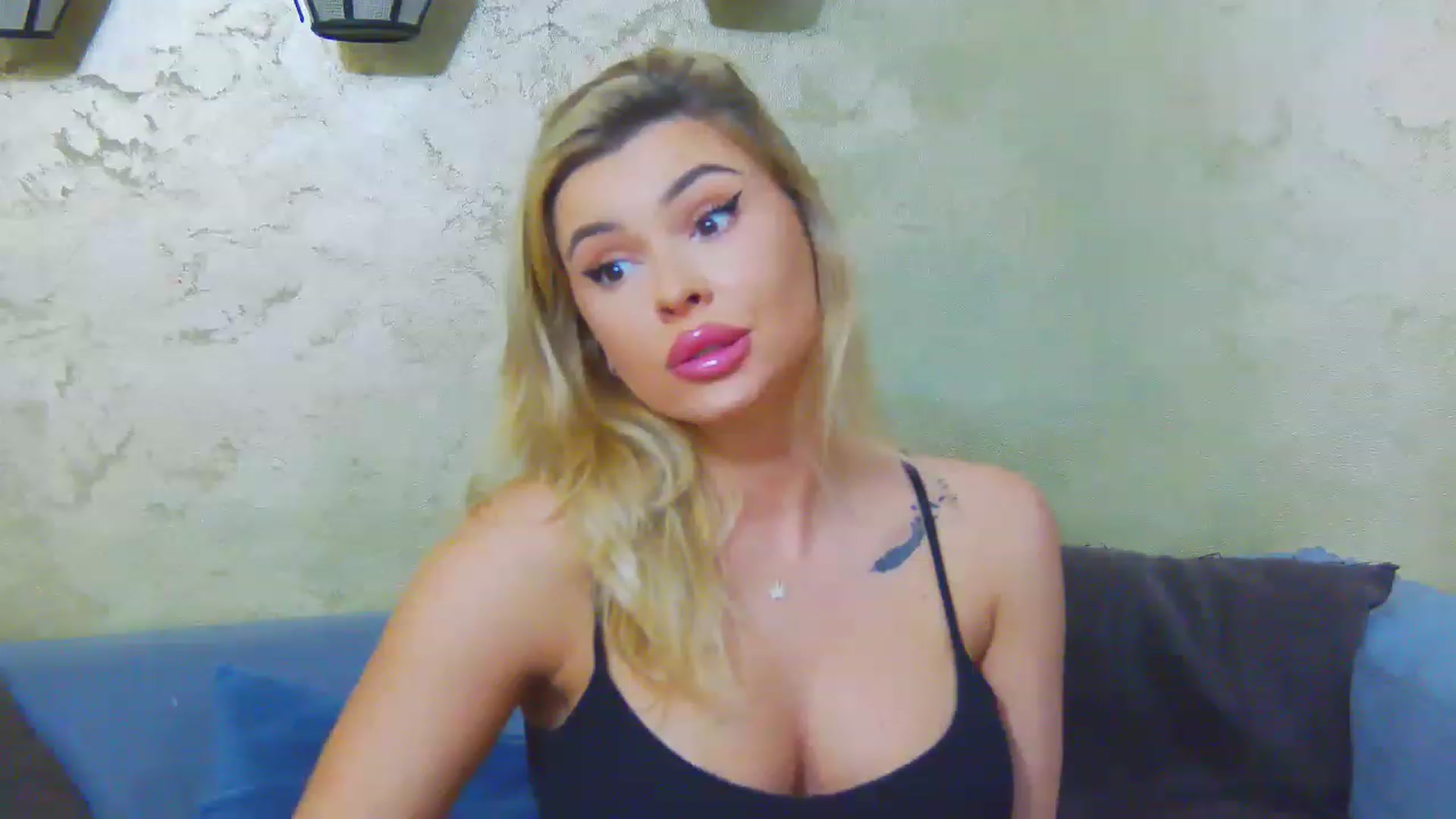 Gallery image thumbnail from EmilyLax's myfreecams stream on, 05/25/2023, 15:45 image 7 of 20