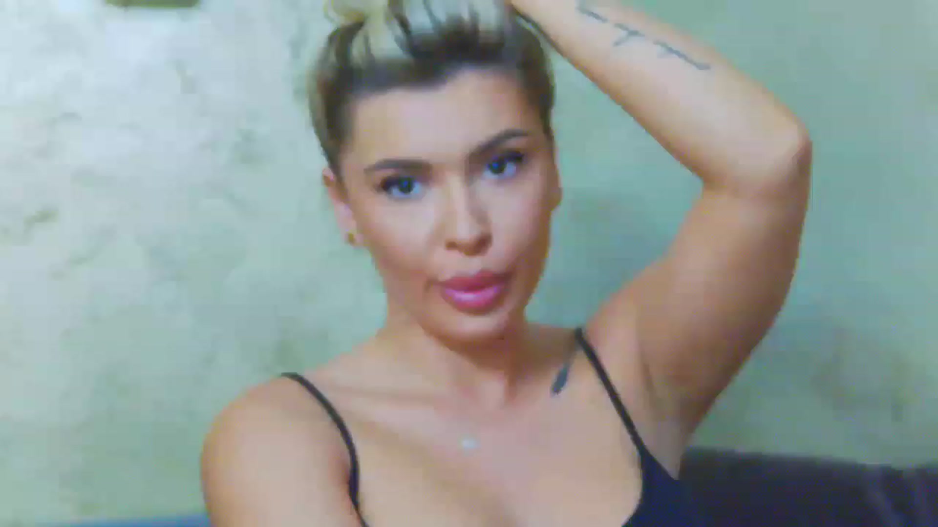 Gallery image thumbnail from EmilyLax's myfreecams stream on, 05/25/2023, 15:45 image 1 of 20