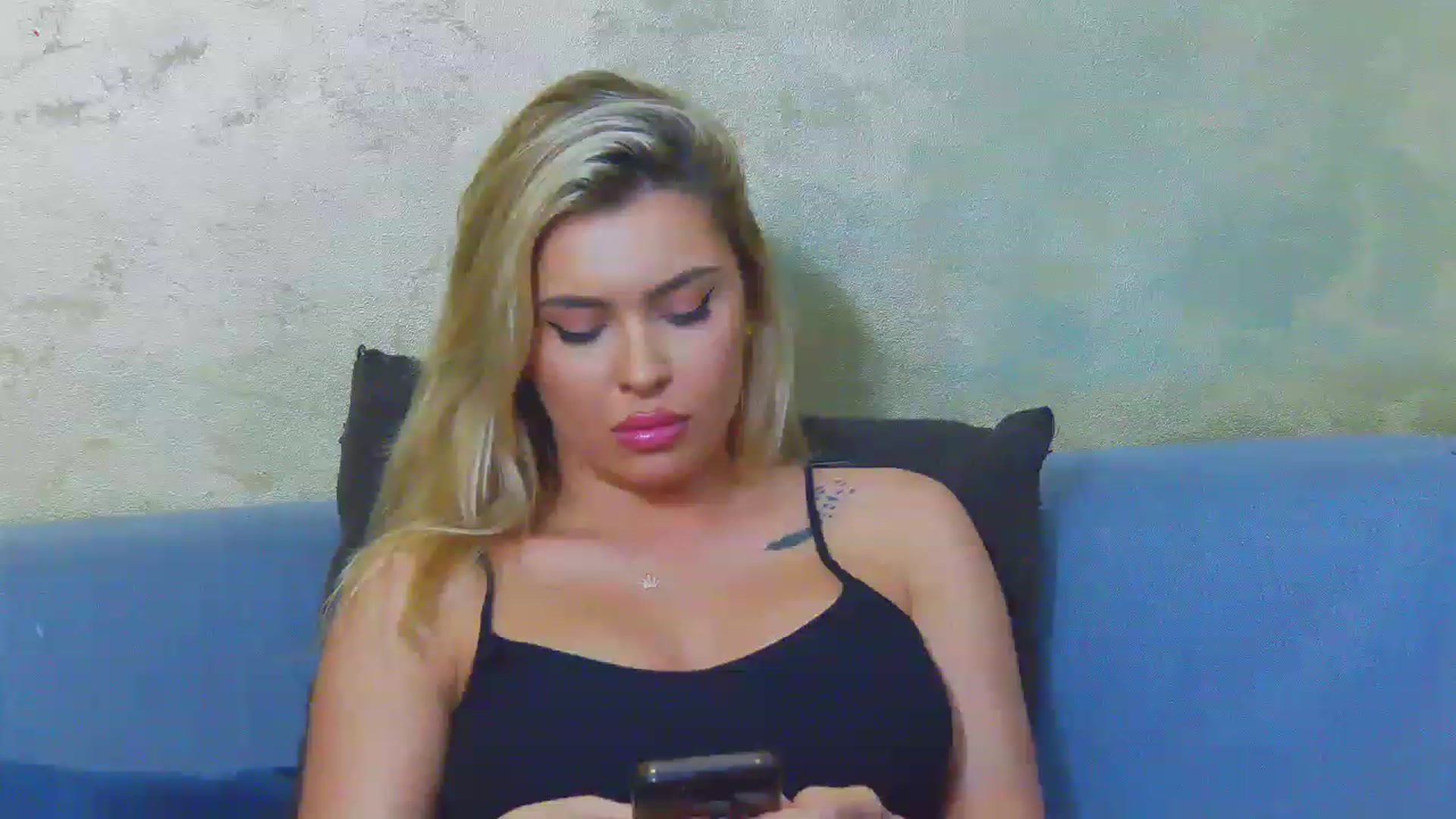 Gallery image thumbnail from EmilyLax's myfreecams stream on, 05/25/2023, 15:45 image 20 of 20