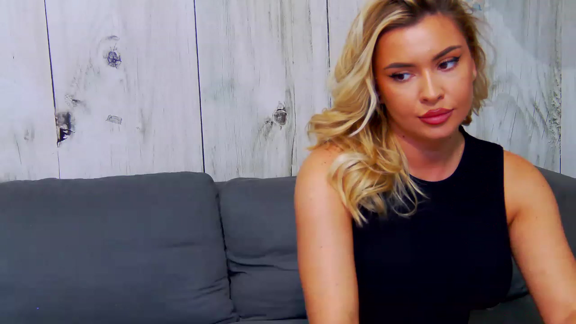 Gallery image thumbnail from EmilyLax's myfreecams stream on, 05/26/2023, 17:33 image 18 of 20