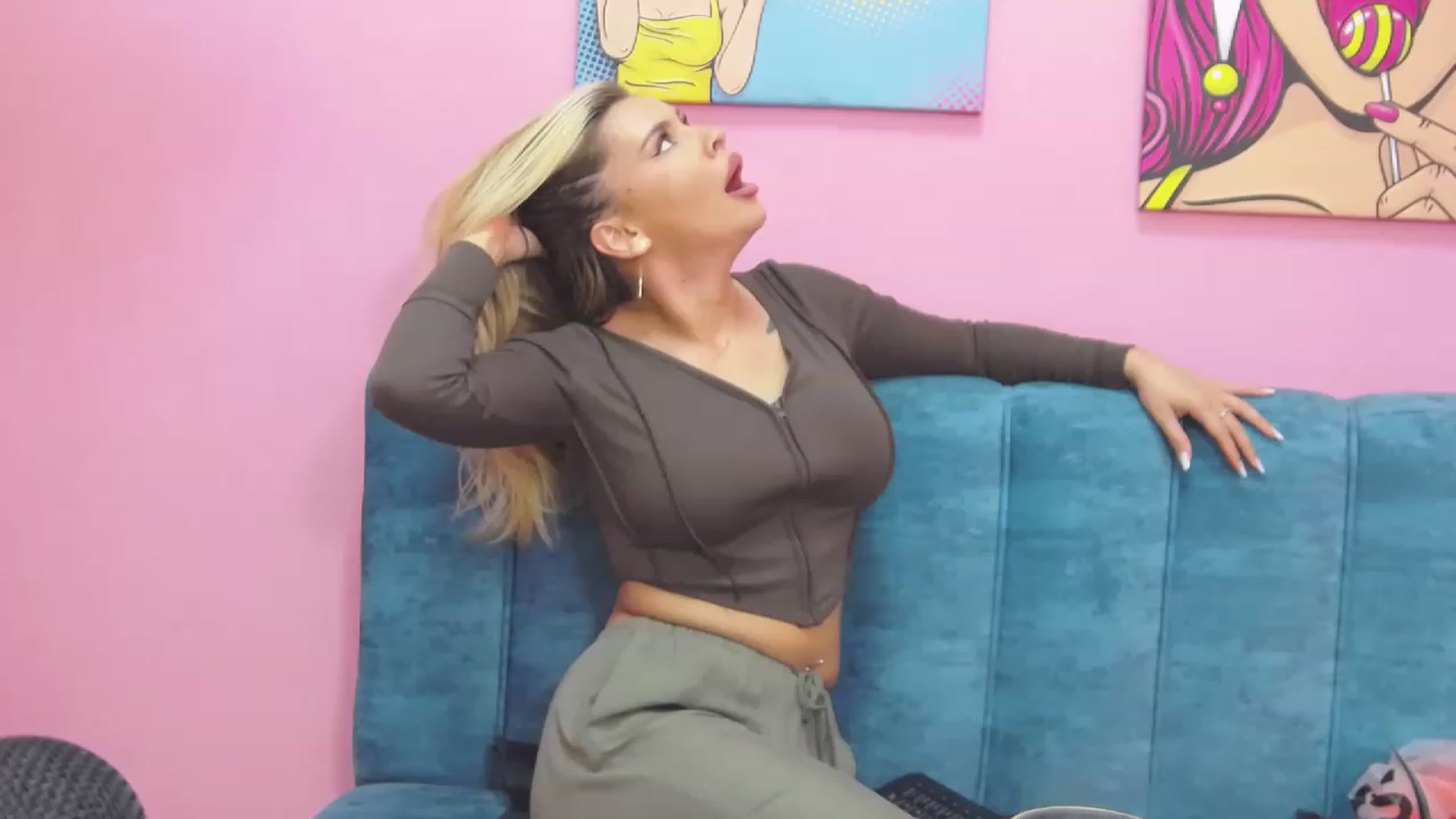 Gallery image thumbnail from EmilyLax's myfreecams stream on, 05/30/2023, 20:03 image 4 of 20