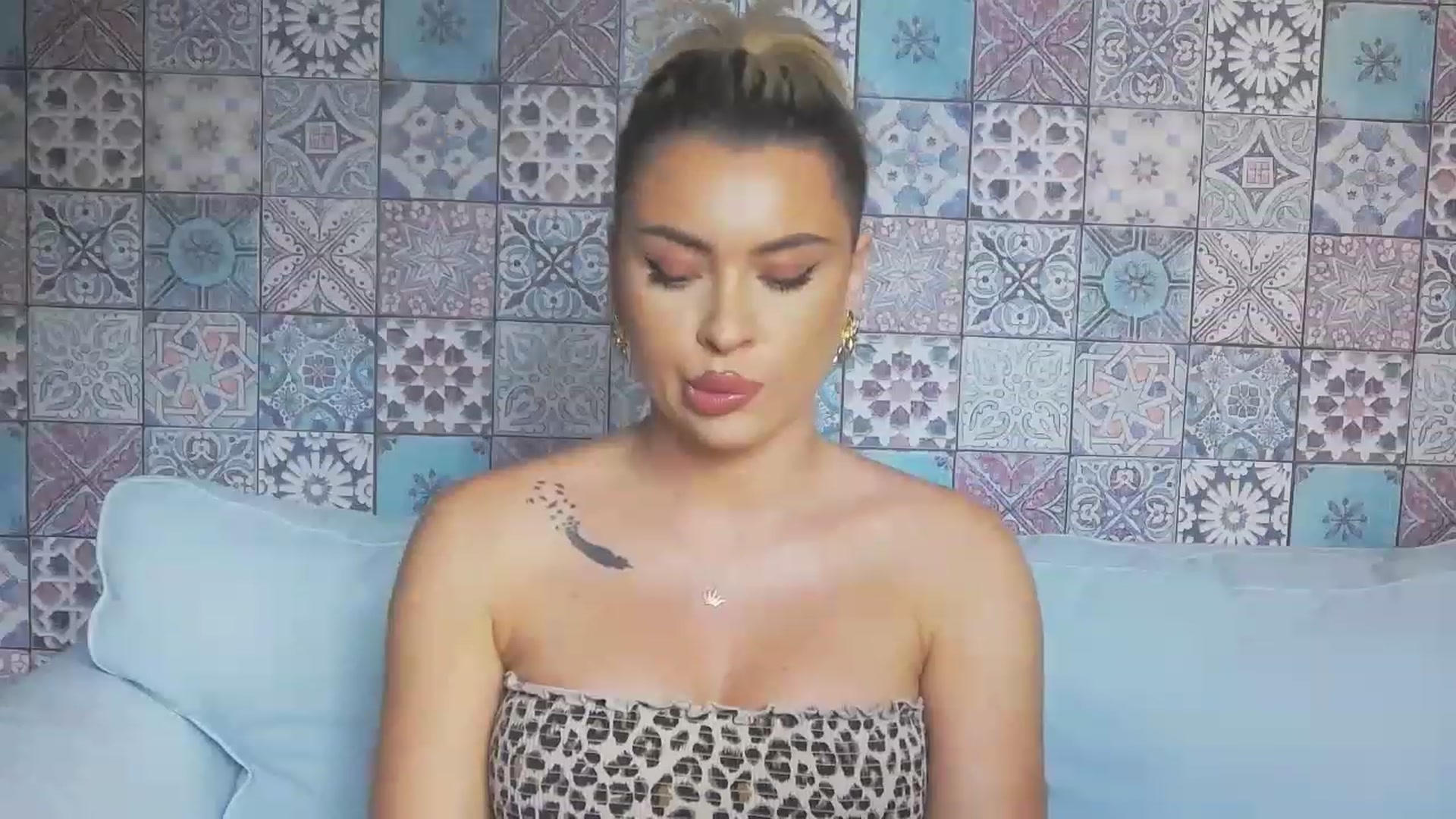 Gallery image thumbnail from EmilyLax's myfreecams stream on, 06/03/2023, 14:55 image 3 of 20