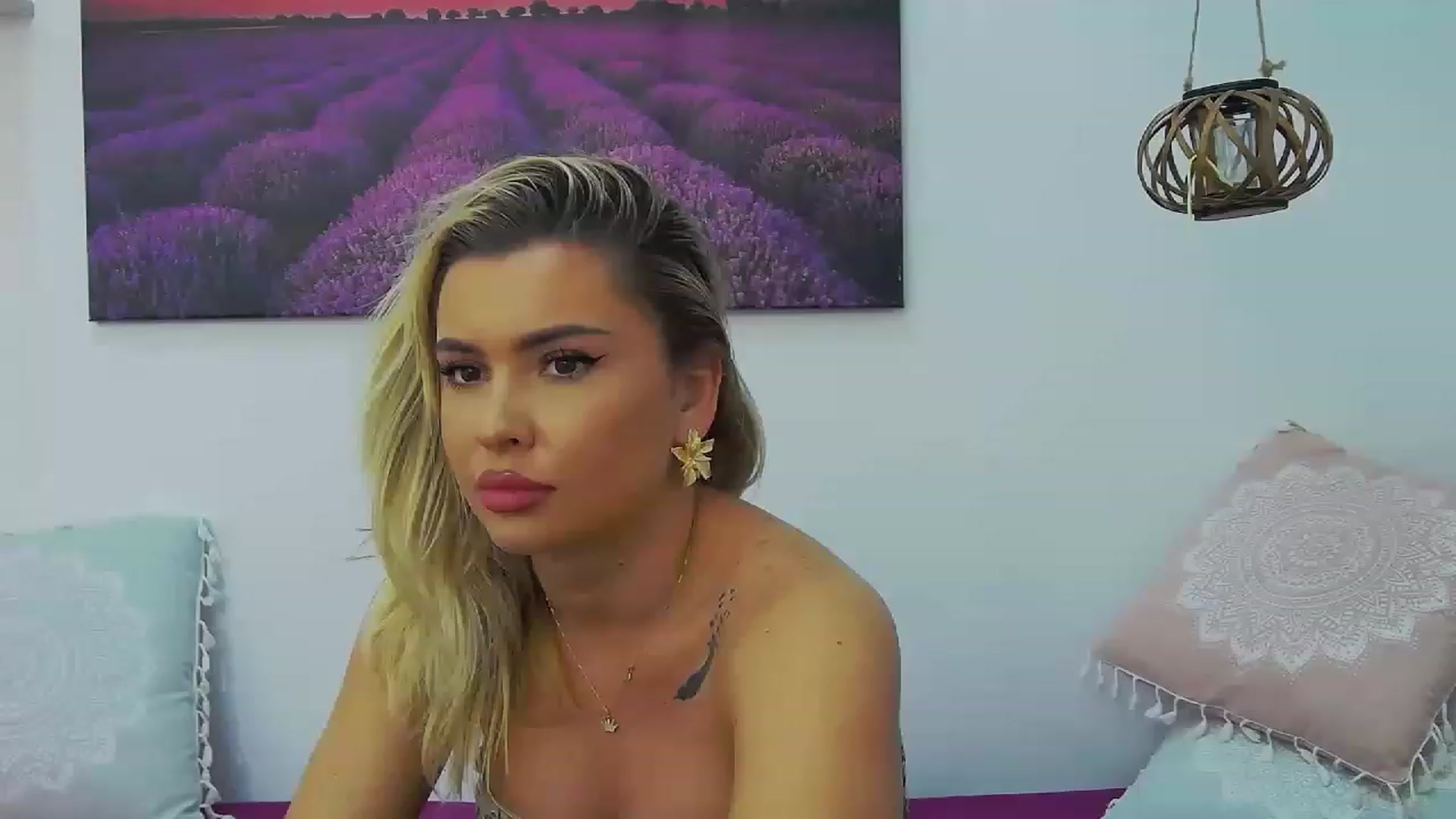 Gallery image thumbnail from EmilyLax's myfreecams stream on, 06/03/2023, 18:16 image 1 of 20