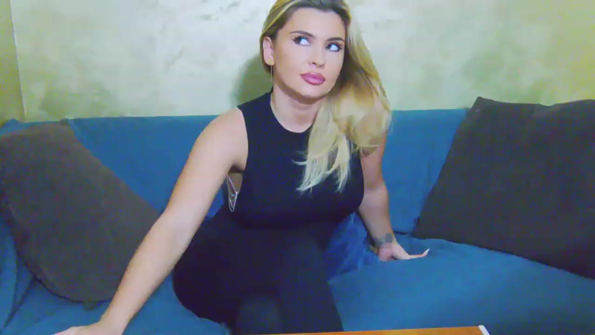 Gallery image thumbnail from EmilyLax's myfreecams stream on, 06/06/2023, 18:29 image 17 of 20