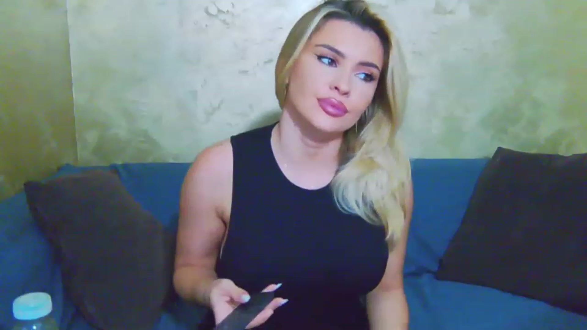Gallery image thumbnail from EmilyLax's myfreecams stream on, 06/06/2023, 18:29 image 7 of 20