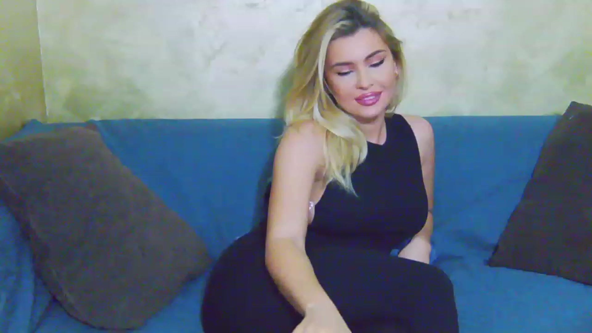 Gallery image thumbnail from EmilyLax's myfreecams stream on, 06/06/2023, 18:29 image 10 of 20