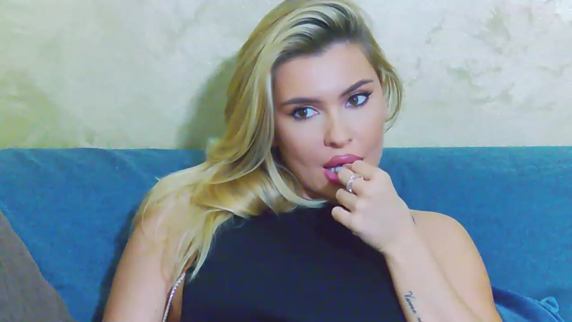 Gallery image thumbnail from EmilyLax's myfreecams stream on, 06/06/2023, 19:53 image 20 of 20
