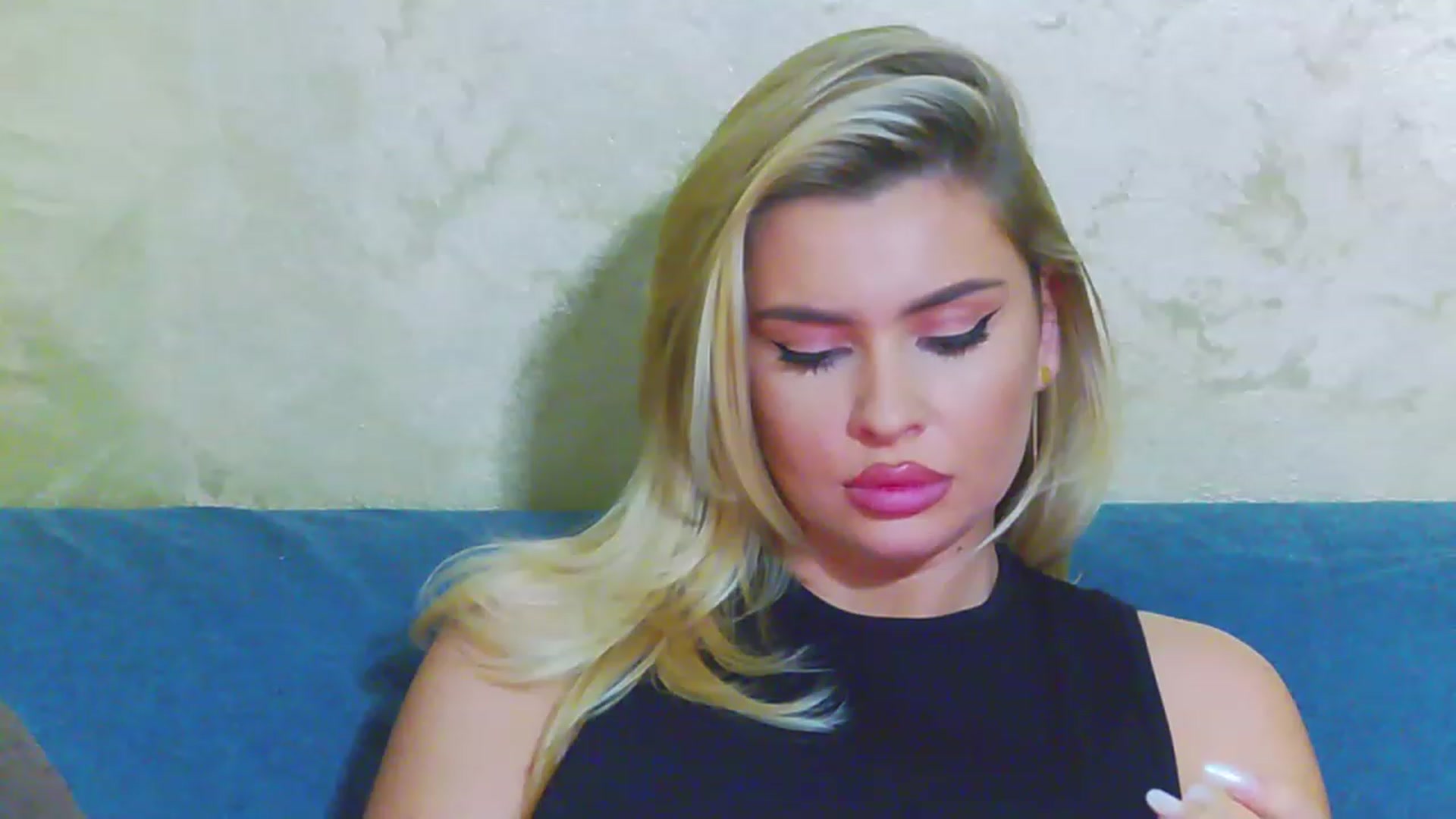 Gallery image thumbnail from EmilyLax's myfreecams stream on, 06/06/2023, 19:53 image 2 of 20