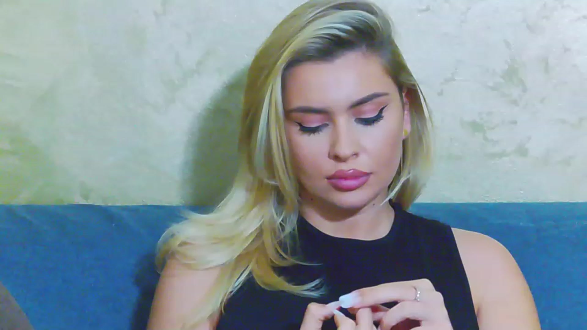 Gallery image thumbnail from EmilyLax's myfreecams stream on, 06/06/2023, 19:53 image 1 of 20