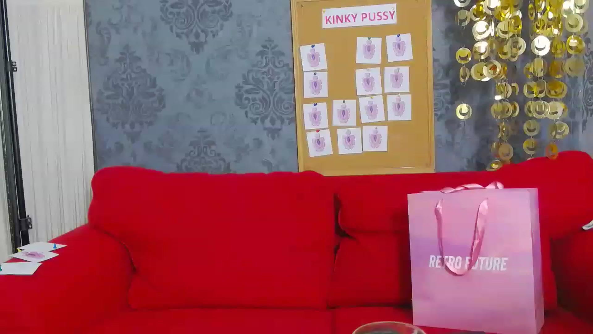 Gallery image thumbnail from EmilyLax's myfreecams stream on, 06/16/2023, 20:06 image 18 of 20