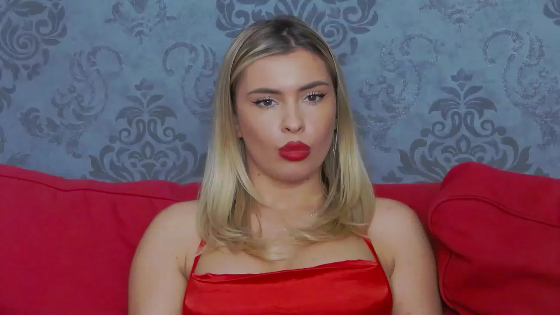 Gallery image thumbnail from EmilyLax's myfreecams stream on, 06/19/2023, 17:55 image 18 of 20