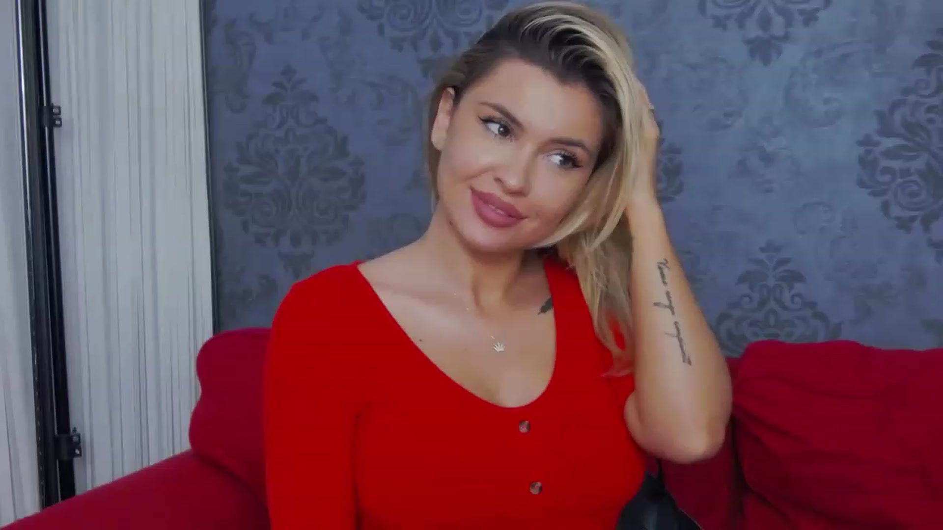 Gallery image thumbnail from EmilyLax's myfreecams stream on, 06/20/2023, 07:51 image 3 of 20