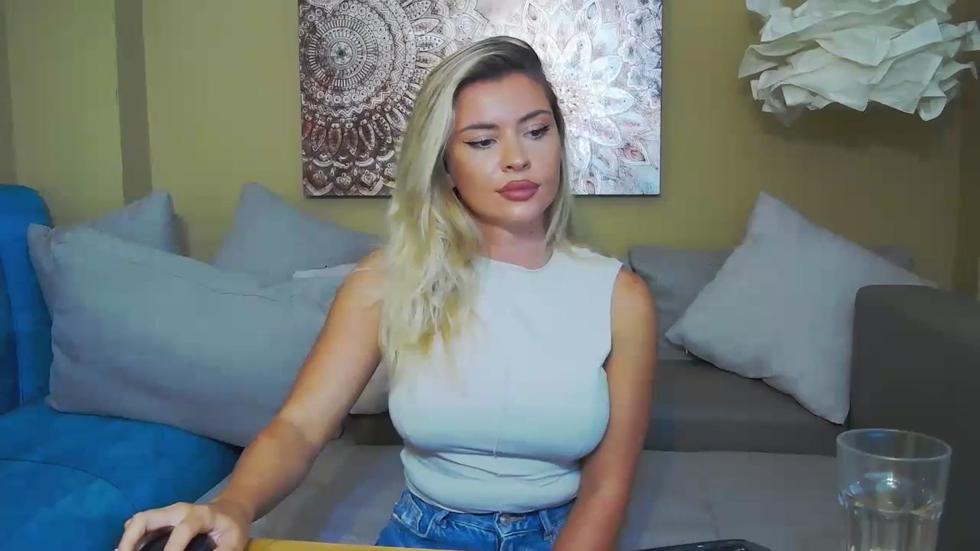 Gallery image thumbnail from EmilyLax's myfreecams stream on, 07/03/2023, 17:12 image 19 of 20