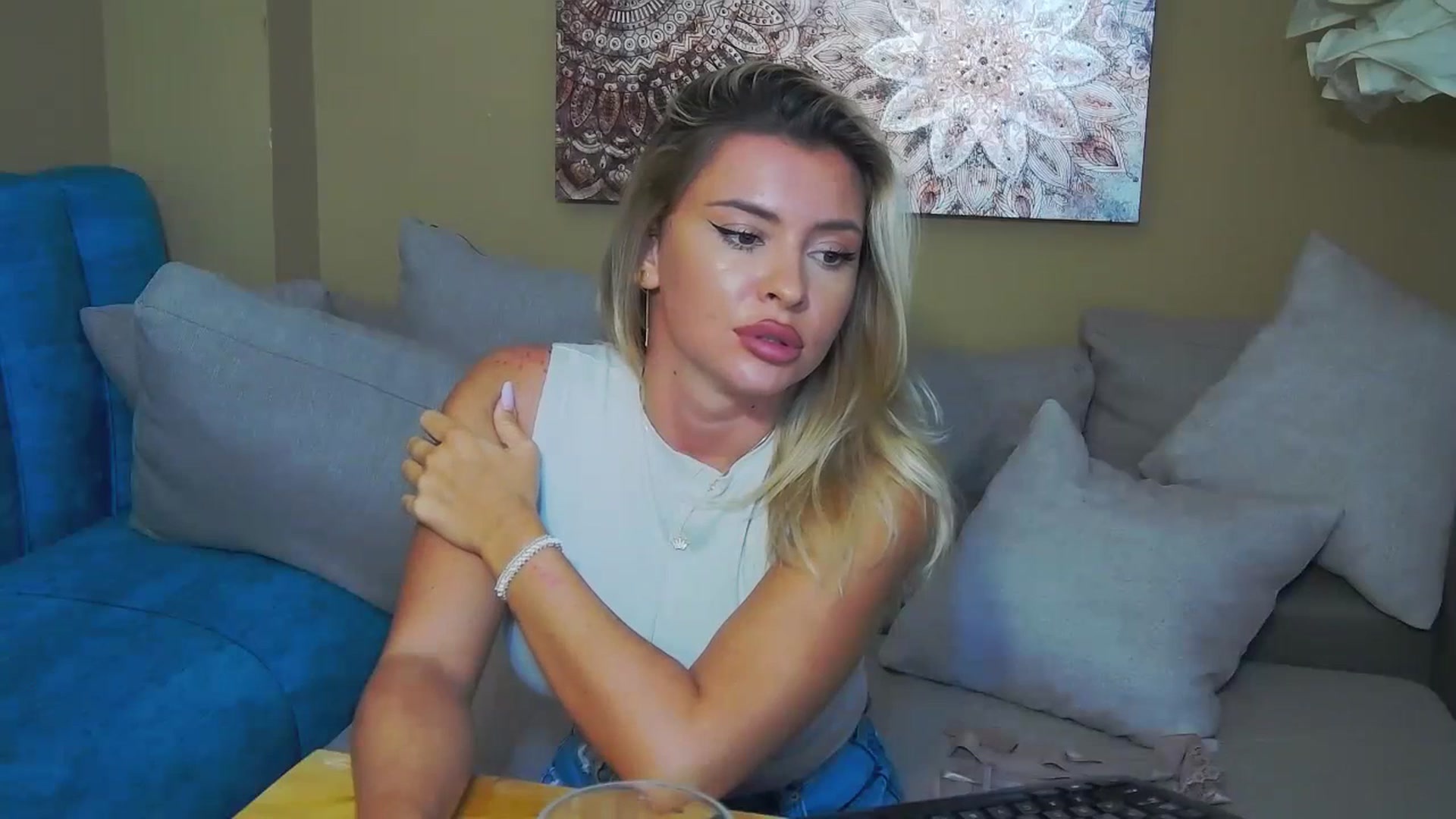 Gallery image thumbnail from EmilyLax's myfreecams stream on, 07/03/2023, 19:54 image 4 of 20