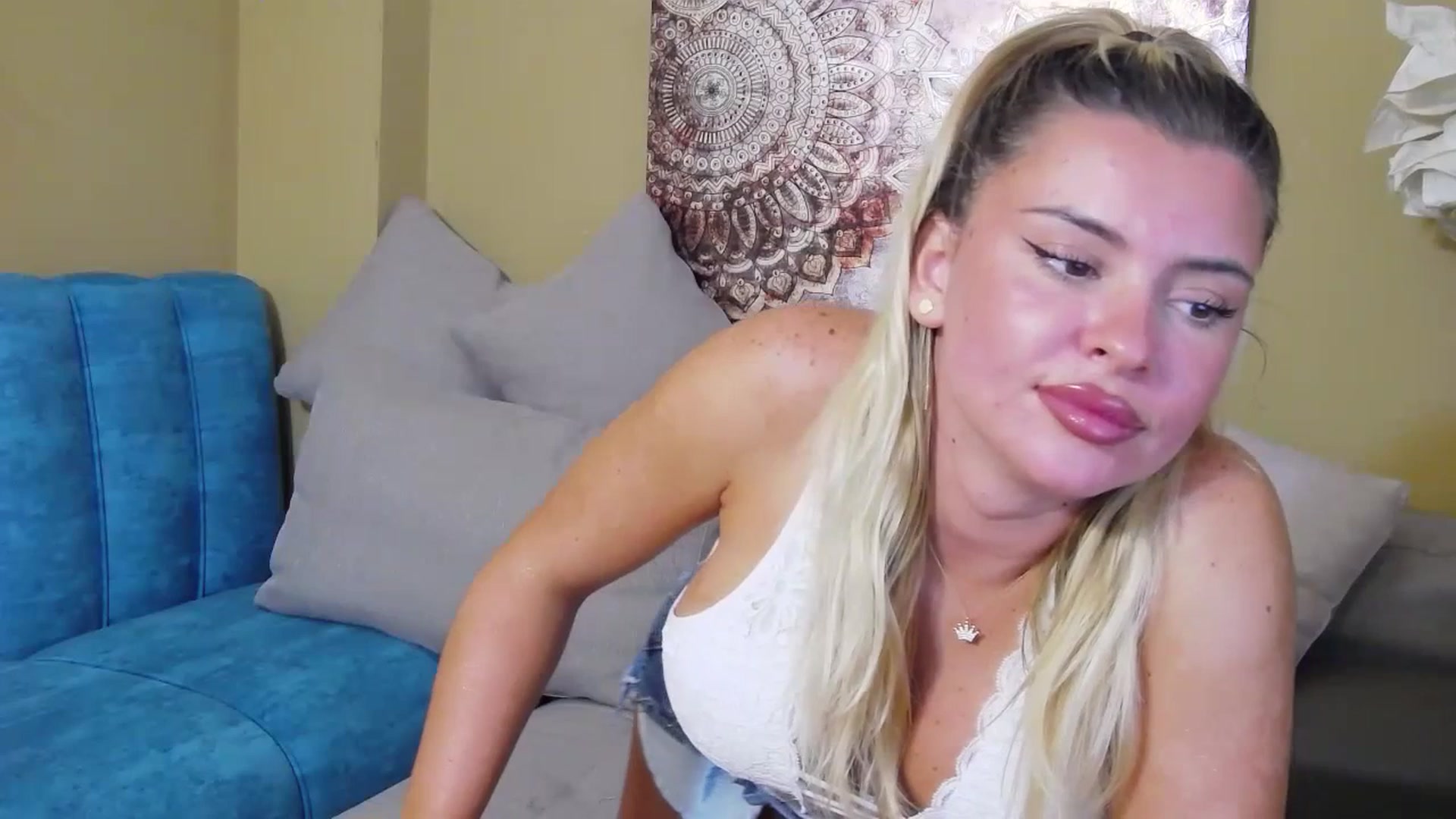 Gallery image thumbnail from EmilyLax's myfreecams stream on, 07/06/2023, 16:15 image 6 of 20