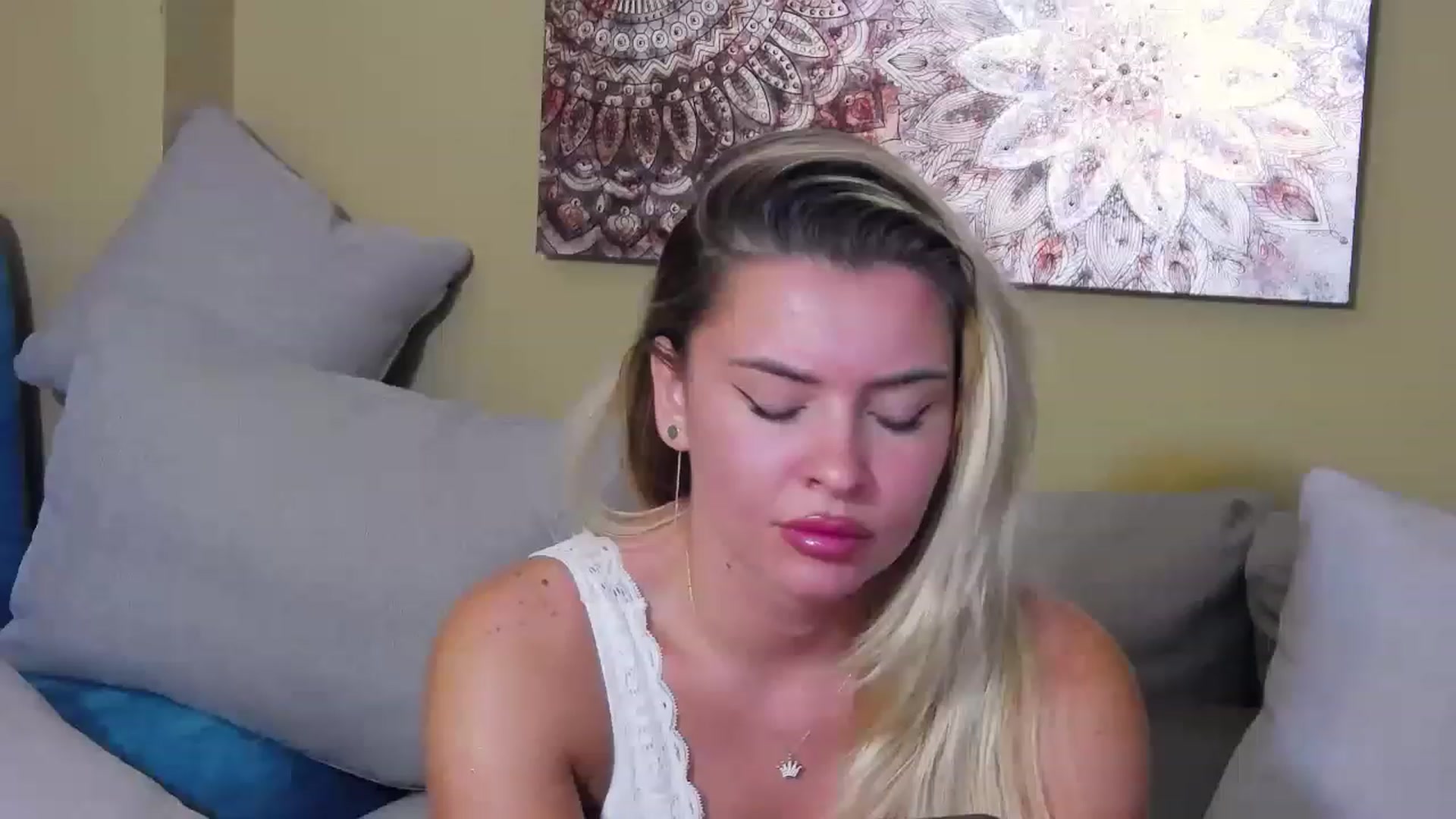 Gallery image thumbnail from EmilyLax's myfreecams stream on, 07/06/2023, 19:18 image 18 of 20