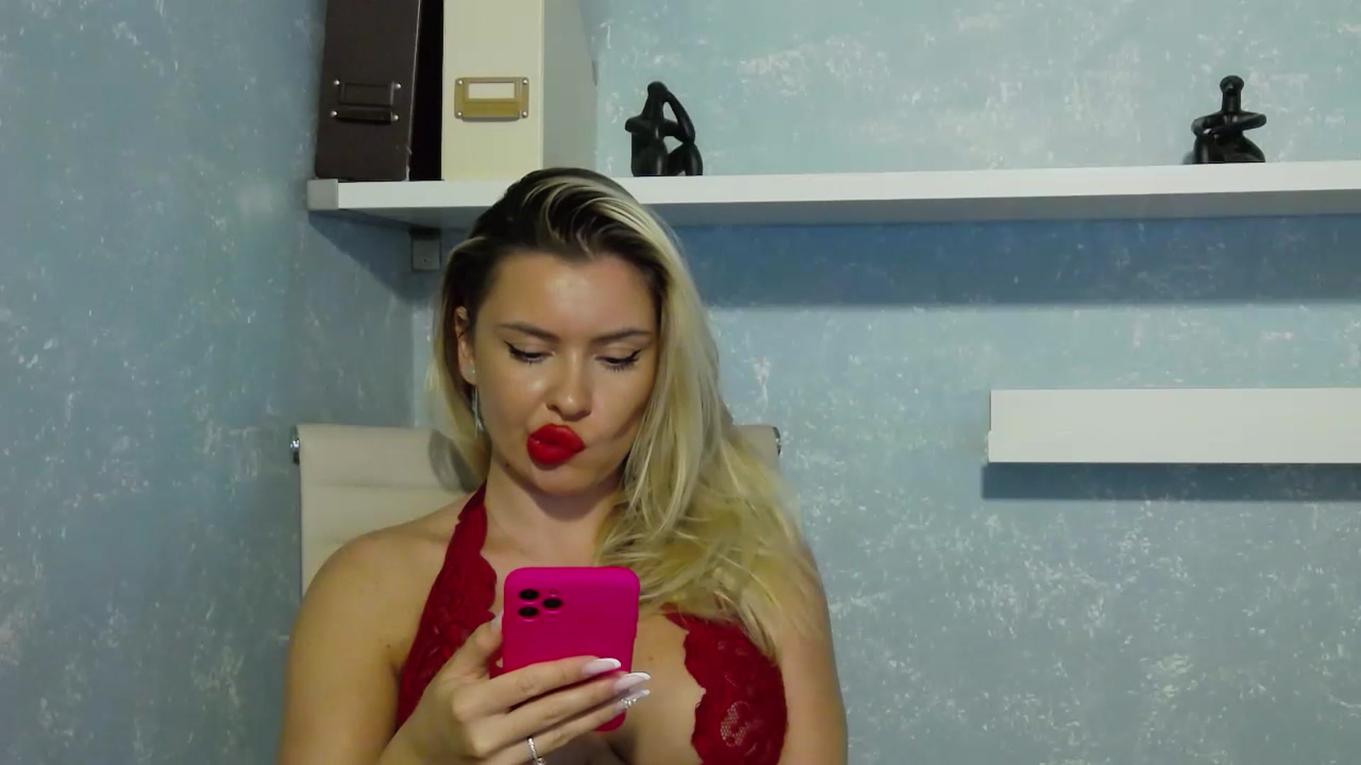 Gallery image thumbnail from EmilyLax's myfreecams stream on, 07/10/2023, 15:29 image 9 of 20