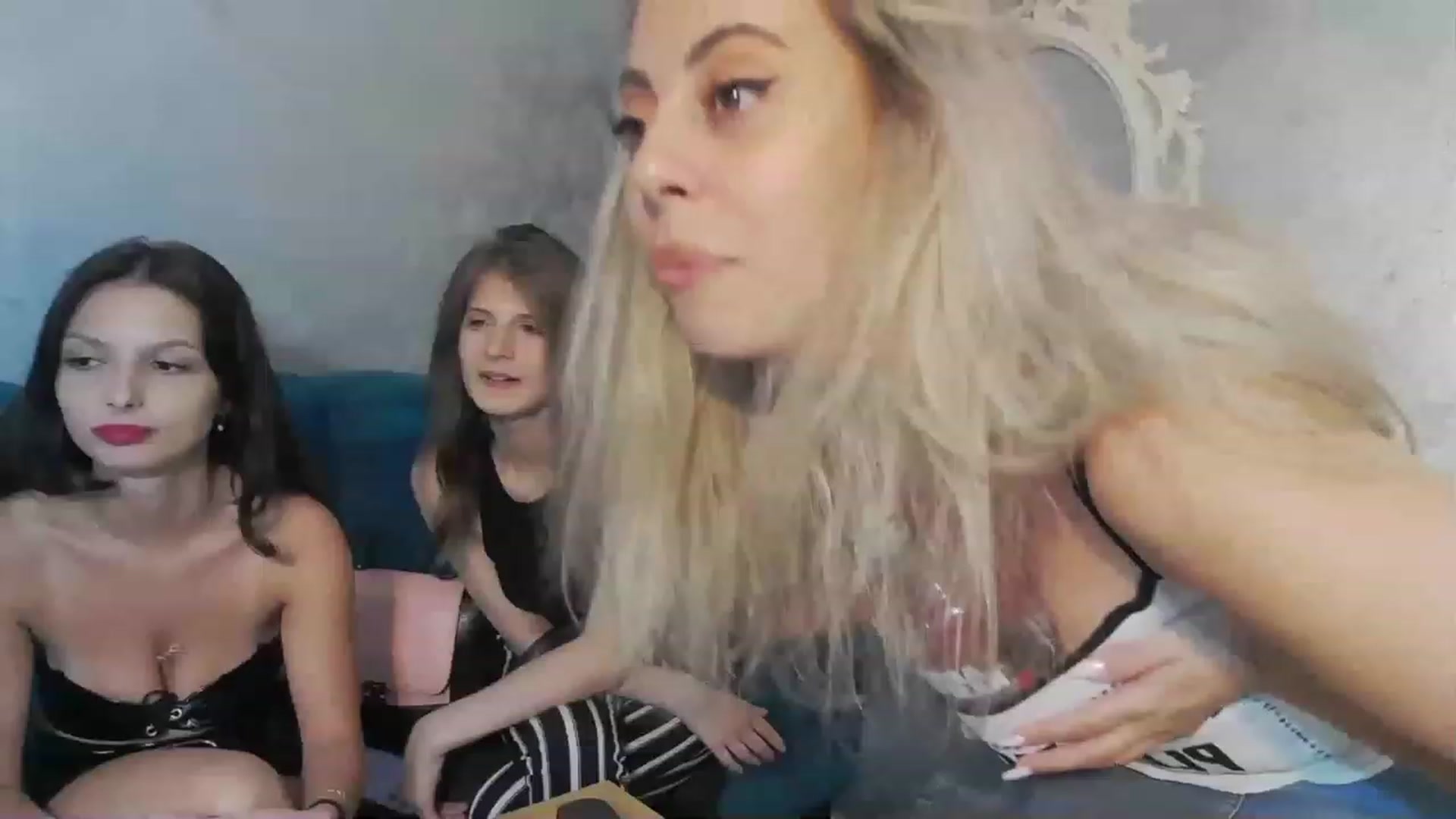 Gallery image thumbnail from EmilyLax's myfreecams stream on, 07/11/2023, 19:52 image 11 of 20