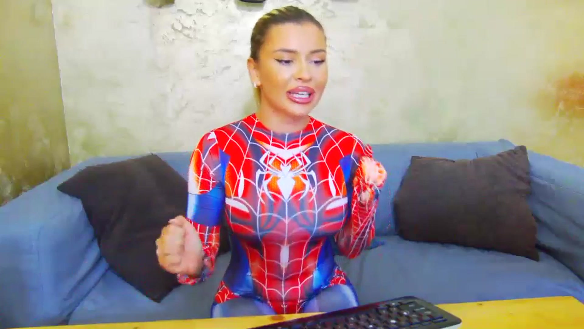 Gallery image thumbnail from EmilyLax's myfreecams stream on, 07/19/2023, 15:45 image 19 of 20