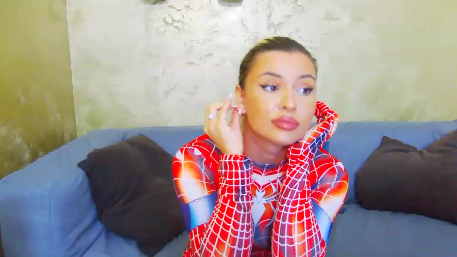 Gallery image thumbnail from EmilyLax's myfreecams stream on, 07/19/2023, 17:24 image 4 of 20