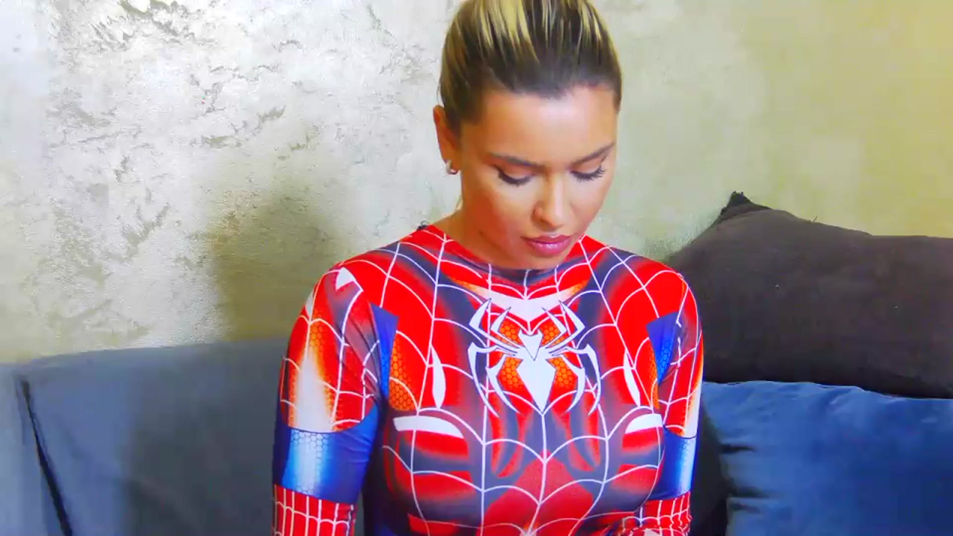 Gallery image thumbnail from EmilyLax's myfreecams stream on, 07/19/2023, 18:39 image 2 of 20