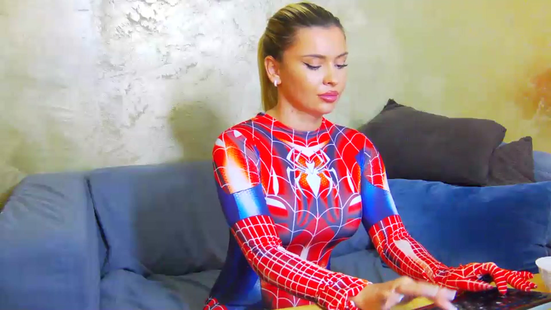 Gallery image thumbnail from EmilyLax's myfreecams stream on, 07/19/2023, 18:39 image 13 of 20