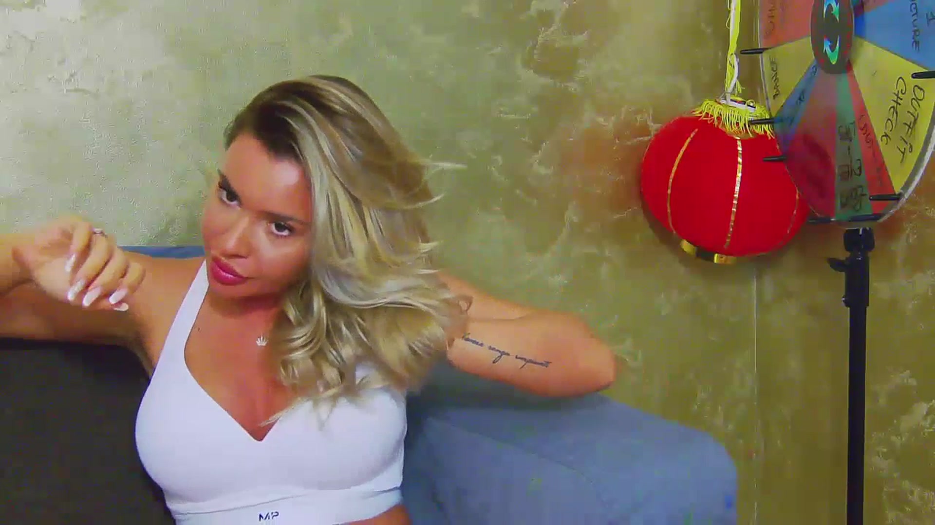 Gallery image thumbnail from EmilyLax's myfreecams stream on, 07/21/2023, 18:17 image 16 of 20