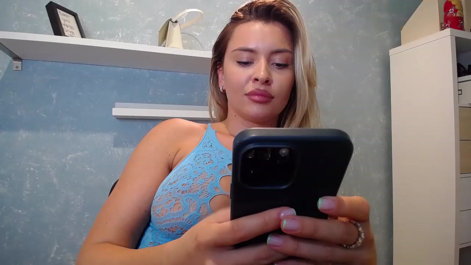 Gallery image thumbnail from EmilyLax's myfreecams stream on, 08/13/2023, 20:31 image 7 of 20