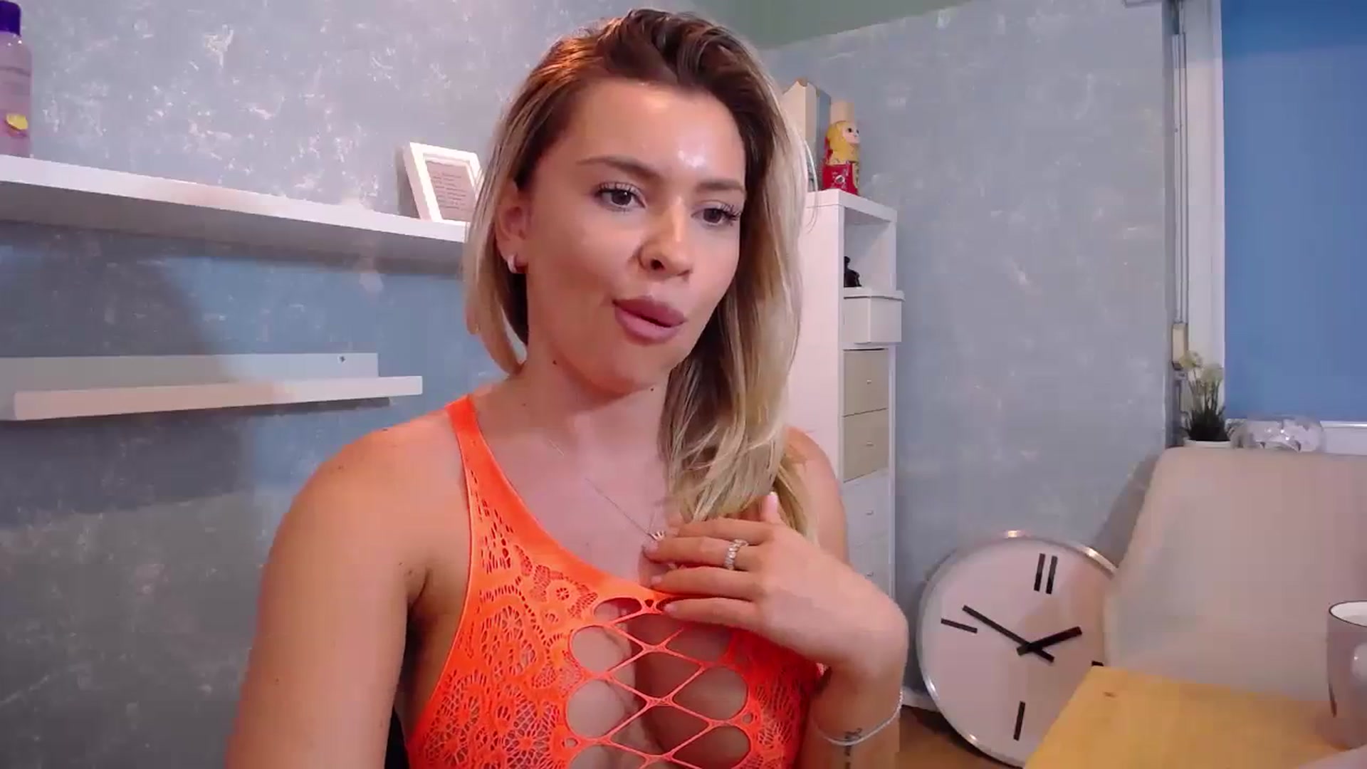 Gallery image thumbnail from EmilyLax's myfreecams stream on, 08/16/2023, 18:54 image 15 of 20