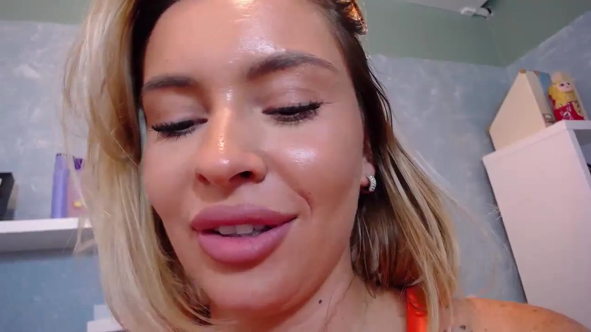 Gallery image thumbnail from EmilyLax's myfreecams stream on, 08/16/2023, 18:54 image 19 of 20