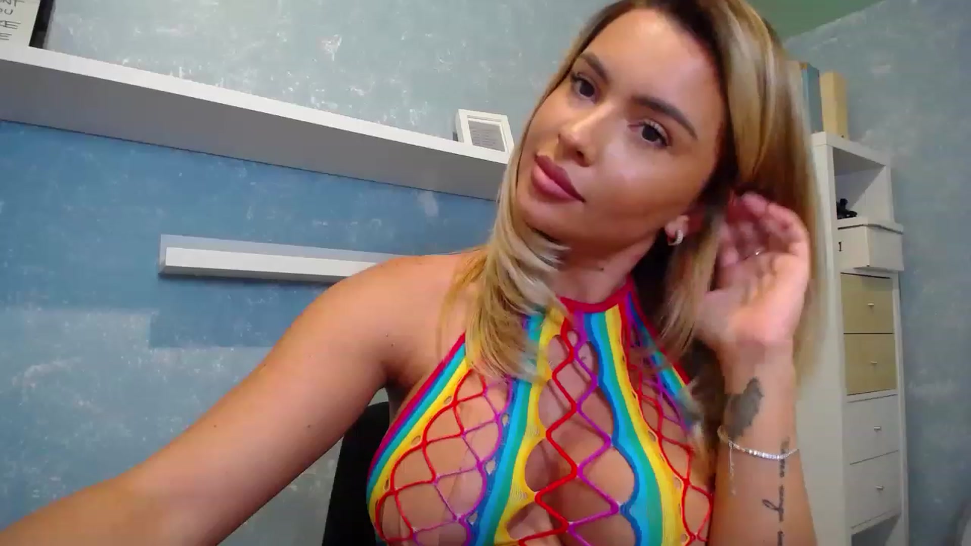 Gallery image thumbnail from EmilyLax's myfreecams stream on, 08/21/2023, 18:17 image 18 of 20