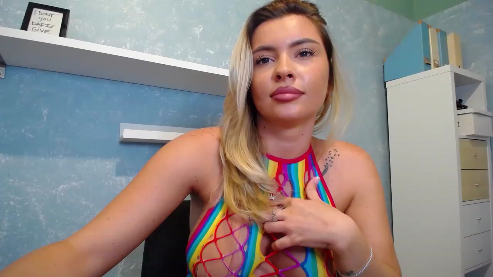 Gallery image thumbnail from EmilyLax's myfreecams stream on, 08/21/2023, 18:17 image 19 of 20