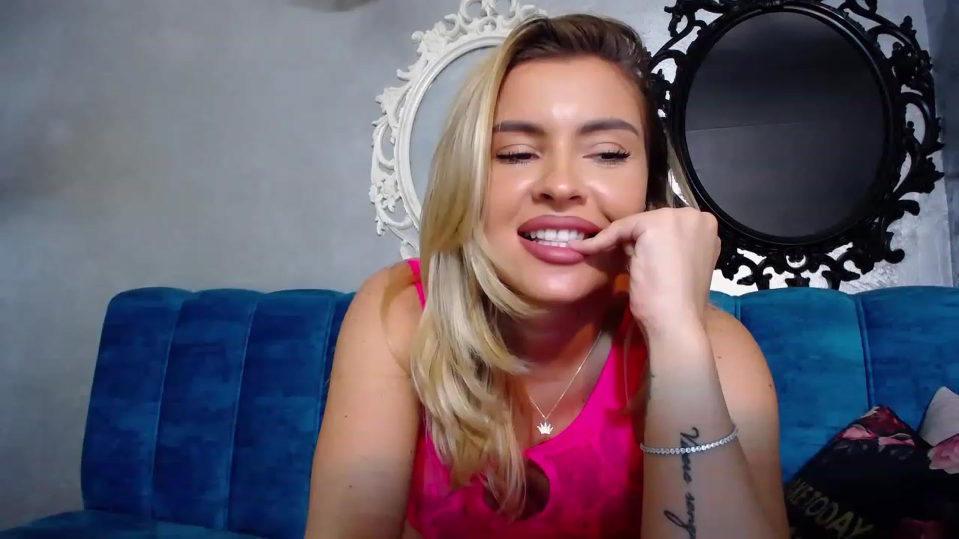 Gallery image thumbnail from EmilyLax's myfreecams stream on, 08/22/2023, 17:31 image 5 of 20
