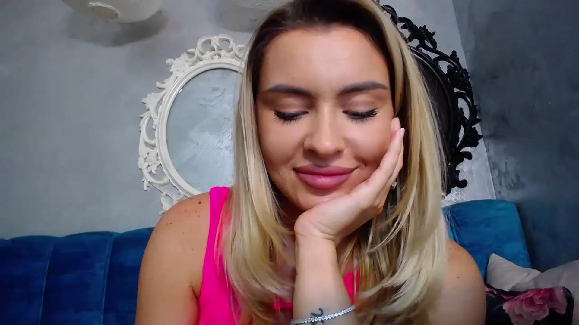 Gallery image thumbnail from EmilyLax's myfreecams stream on, 08/22/2023, 19:34 image 19 of 20