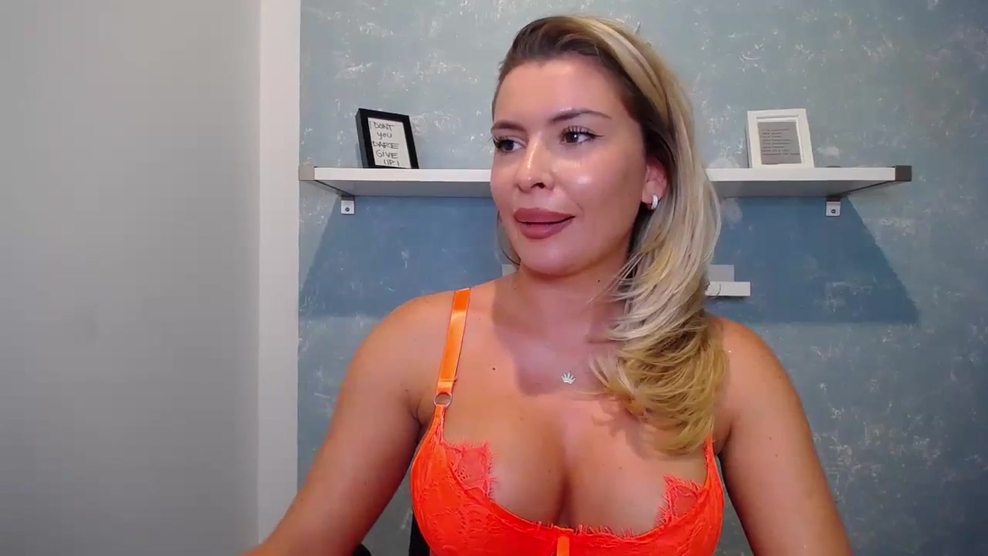 Gallery image thumbnail from EmilyLax's myfreecams stream on, 08/29/2023, 17:38 image 18 of 20