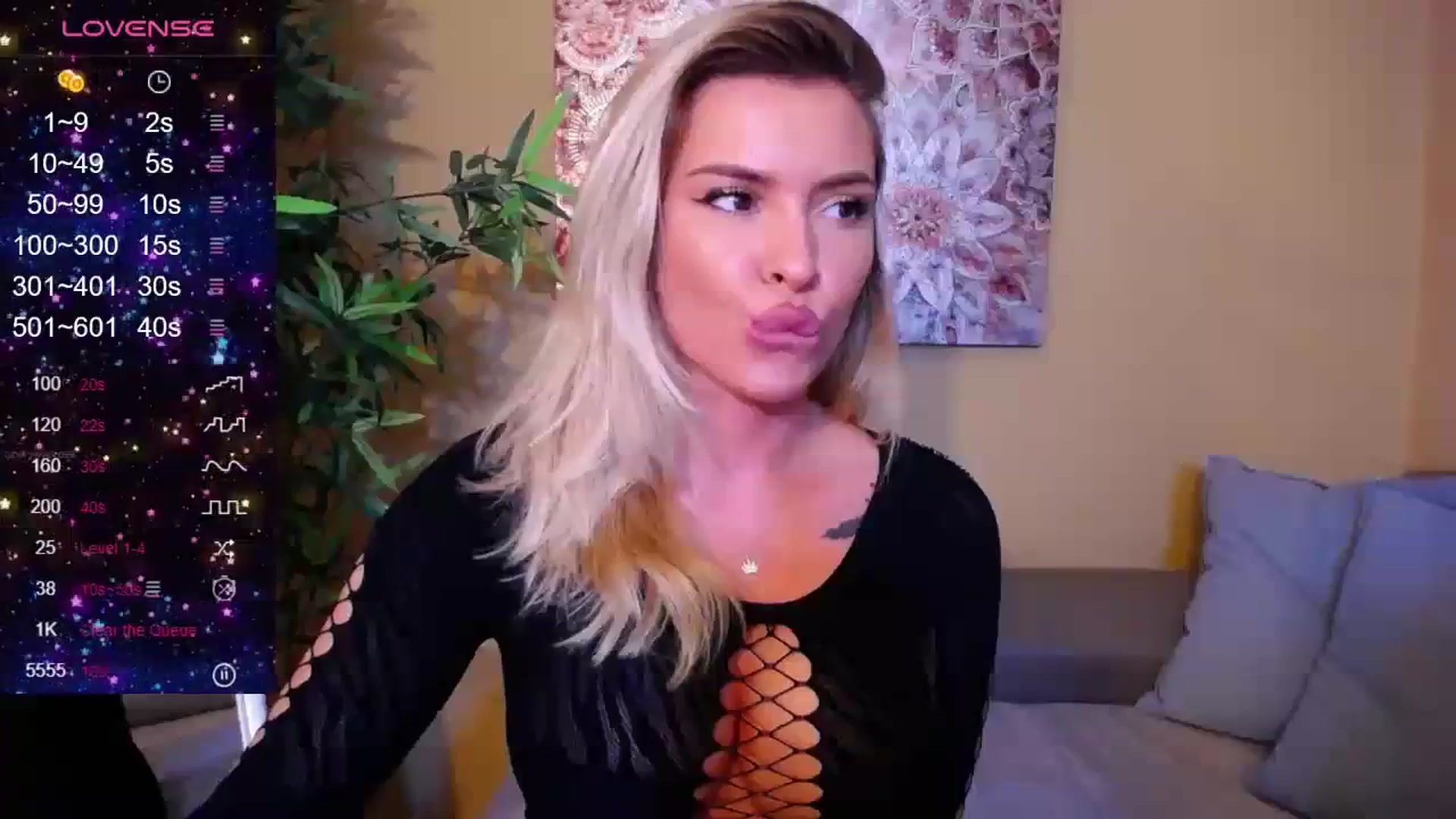 Gallery image thumbnail from EmilyLax's myfreecams stream on, 09/06/2023, 18:21 image 10 of 20