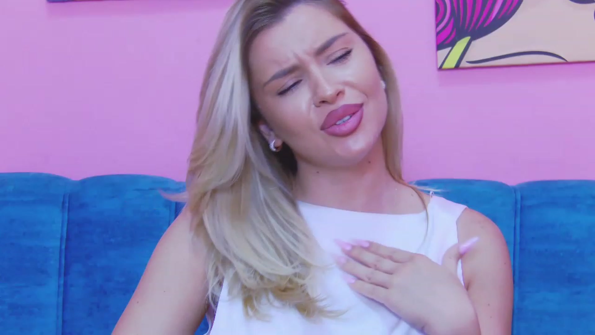 Gallery image thumbnail from EmilyLax's myfreecams stream on, 09/10/2023, 18:34 image 3 of 20