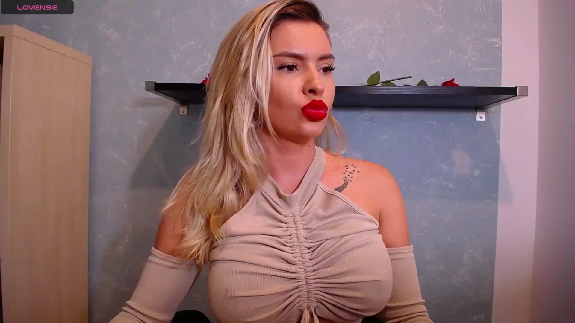 Gallery image thumbnail from EmilyLax's myfreecams stream on, 09/14/2023, 19:38 image 16 of 20