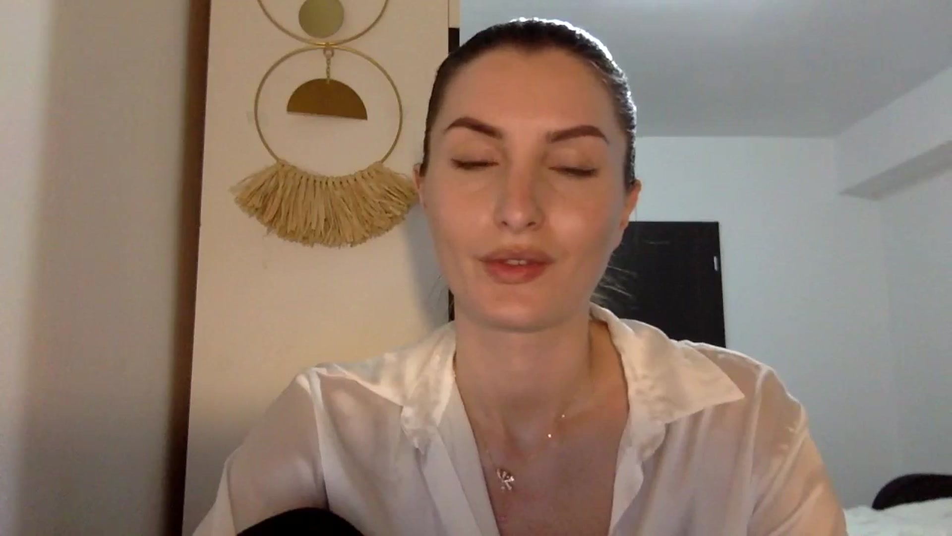 Gallery image thumbnail from EmilyNParis's myfreecams stream on, 05/03/2024, 20:33 image 15 of 20