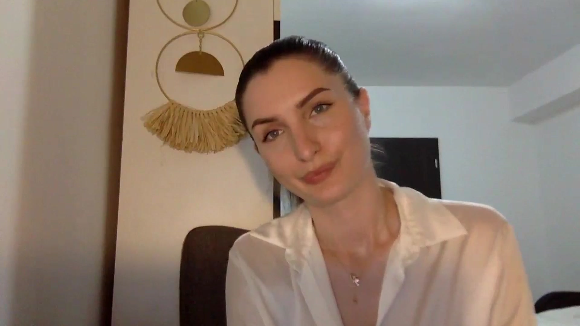 Gallery image thumbnail from EmilyNParis's myfreecams stream on, 05/03/2024, 20:33 image 10 of 20