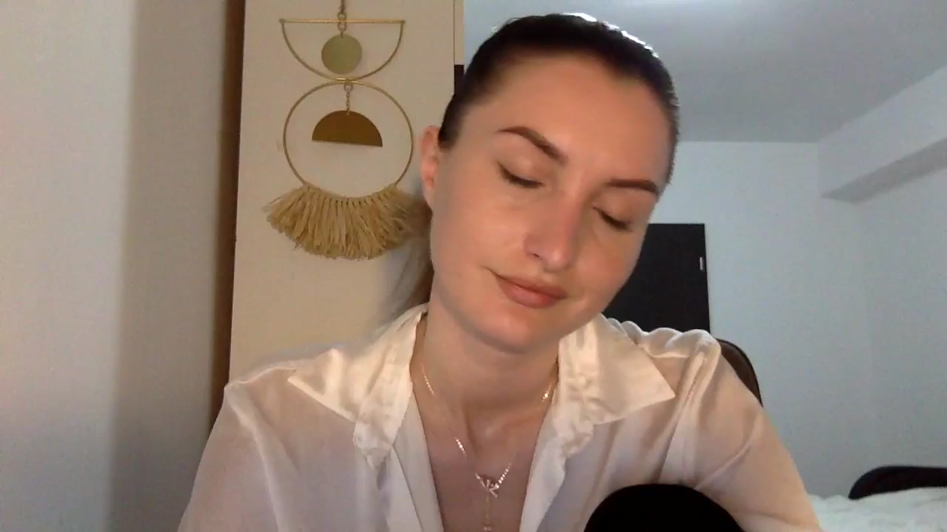 Gallery image thumbnail from EmilyNParis's myfreecams stream on, 05/03/2024, 20:33 image 1 of 20