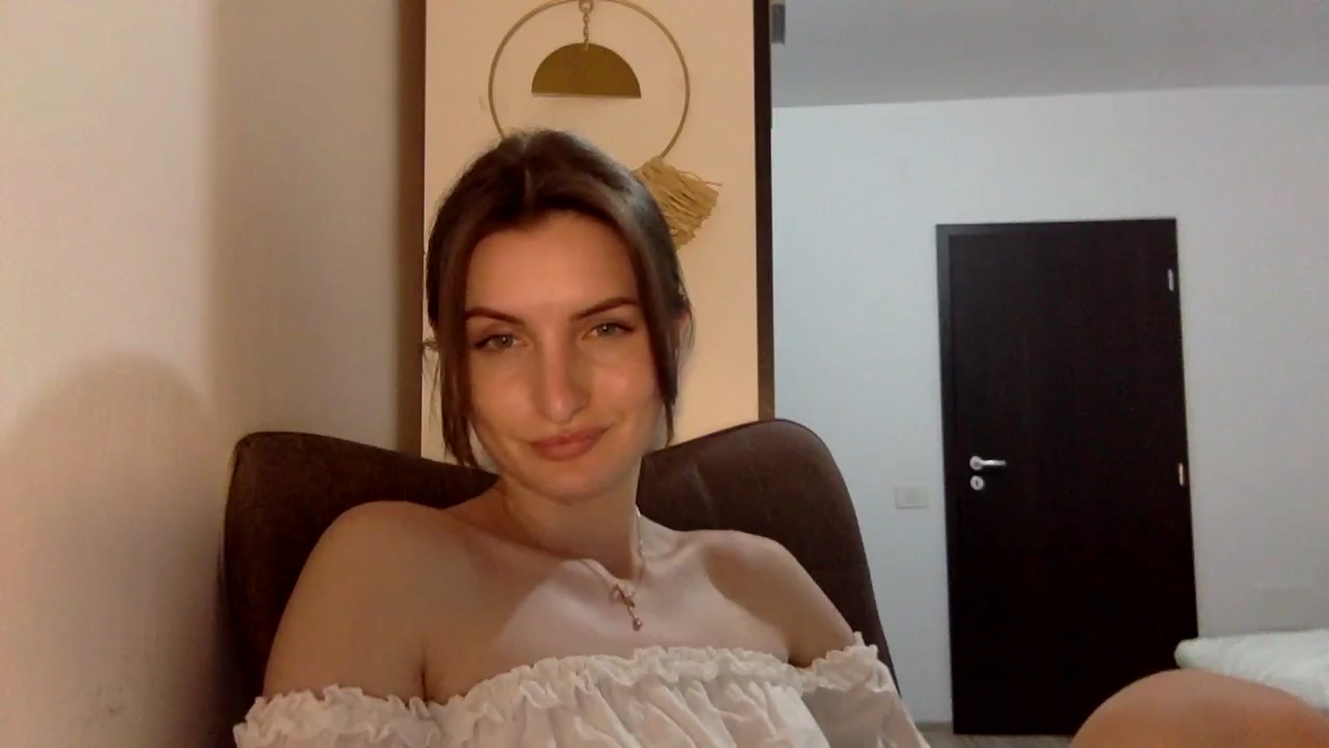 Gallery image thumbnail from EmilyNParis's myfreecams stream on, 05/04/2024, 23:01 image 14 of 20